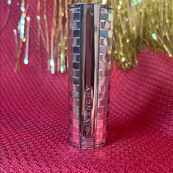 Givenchy Le Rouge Deep Velvet - Picture 2 of 4